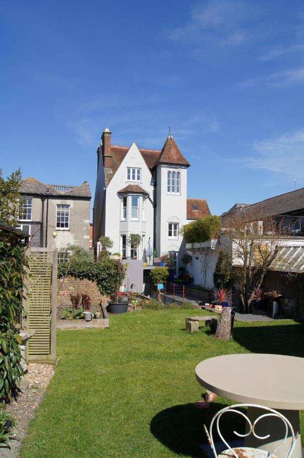 Montys Accommodation Lewes Exterior photo